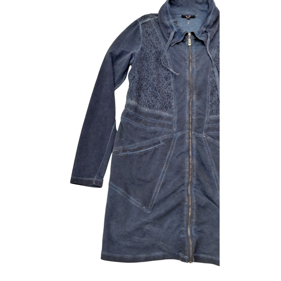 Elegant Blue Trench Coat for Women - Picture 2 of 13